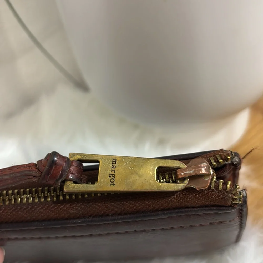 Margot leather Wallet brown red gold zipper